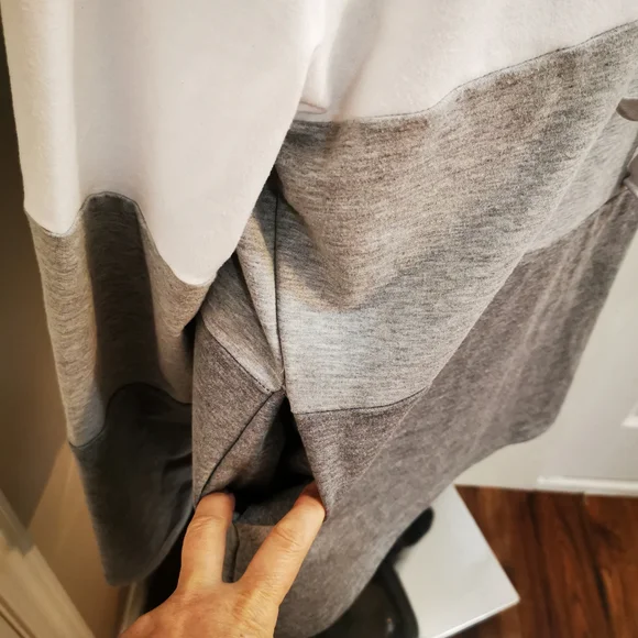 3/$30  Color Block Hoodie in White and Gray （Large) - Picture 3 of 6